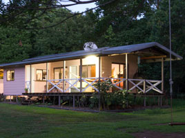 Hibiscus Cottage - Cabin Accommodation